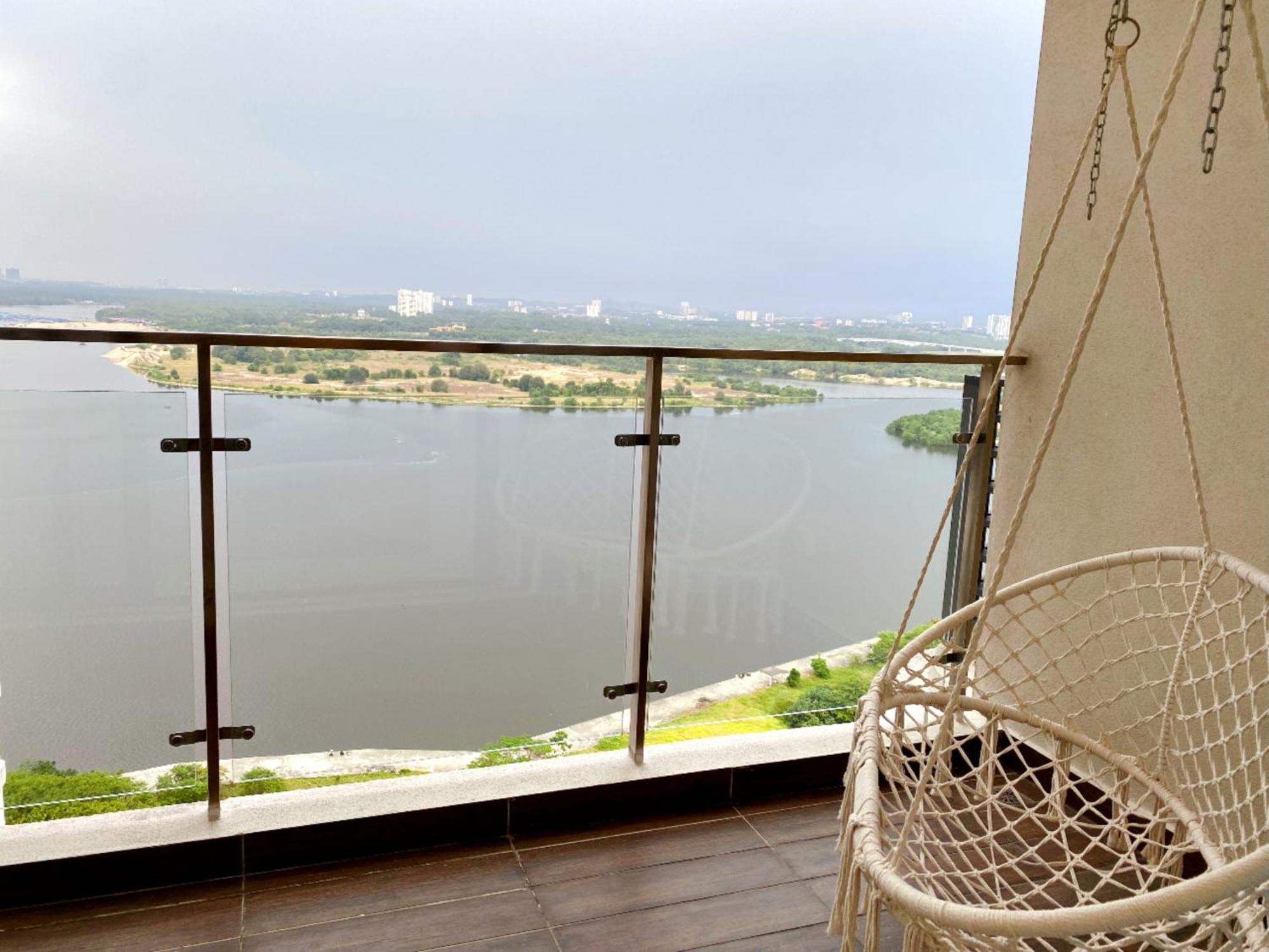 Scenic Country Garden Danga Bay By Lions Bay Apartment Johor Bahru Room photo